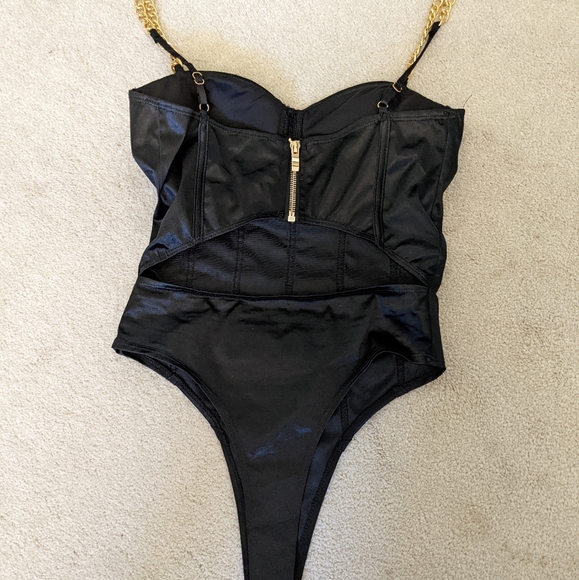 Gold chain strap, black bodysuit size S - Picture 2 of 4